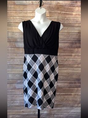 Torrid Plaid Sleeveless V-Neck Dress - Size 2